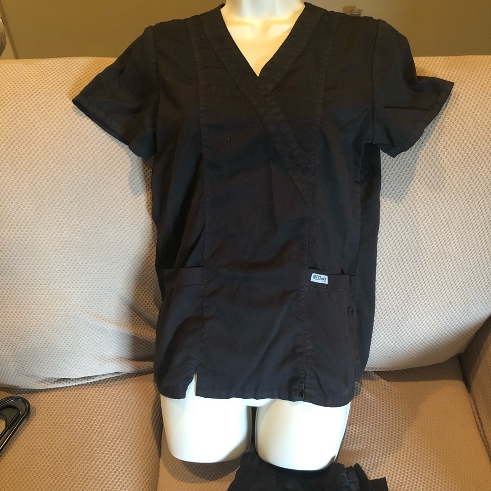 Scrub set